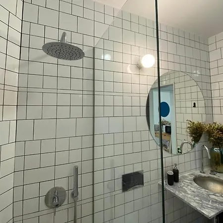 Oxford House By Lovelystay *