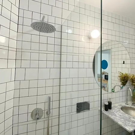 Oxford House By Lovelystay Apartment