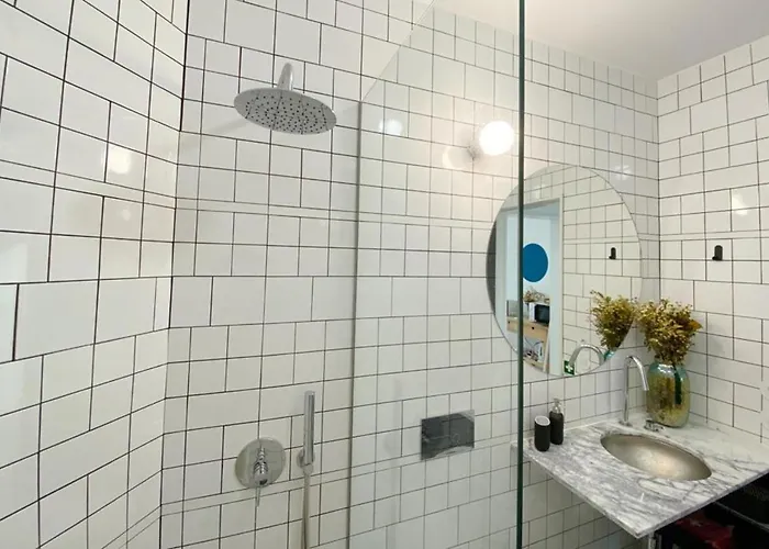 Oxford House By Lovelystay شقة